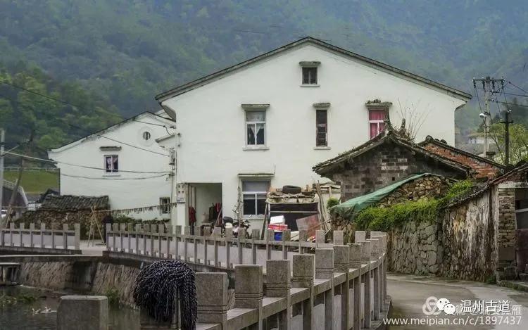 鸟瞰千年古村平阳吴岙村