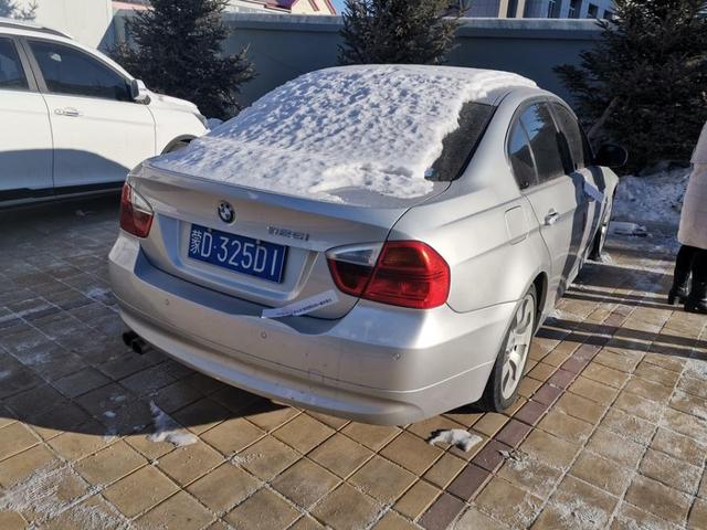 的宝马牌小型轿车一辆(车牌号为蒙d325d1,品牌型号:宝马牌bmw7250ed