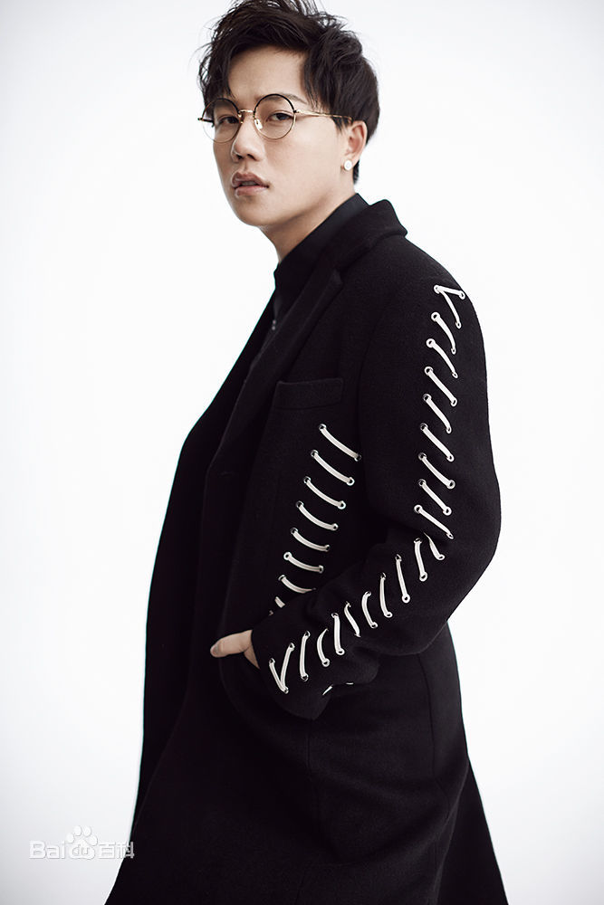 刘维整容前后照片真的太悬殊，从丑男逆袭男神