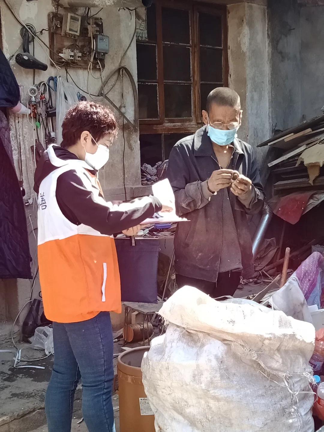 清水慈善兰州分会为兰州市贫困家庭送爱心物资