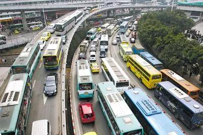 关于“人”流动、“车”上路、公共交通恢复上海生产生活复苏正加速的信息