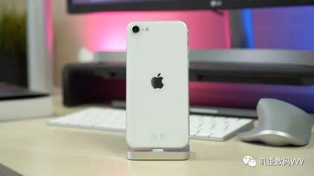 从华为P30跳到苹果，iPhone SE2上手体验，憋了一肚