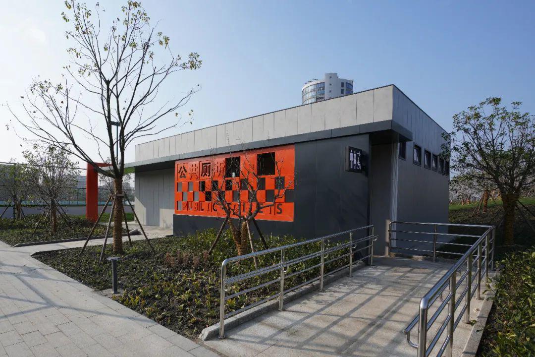 体育公园公厕