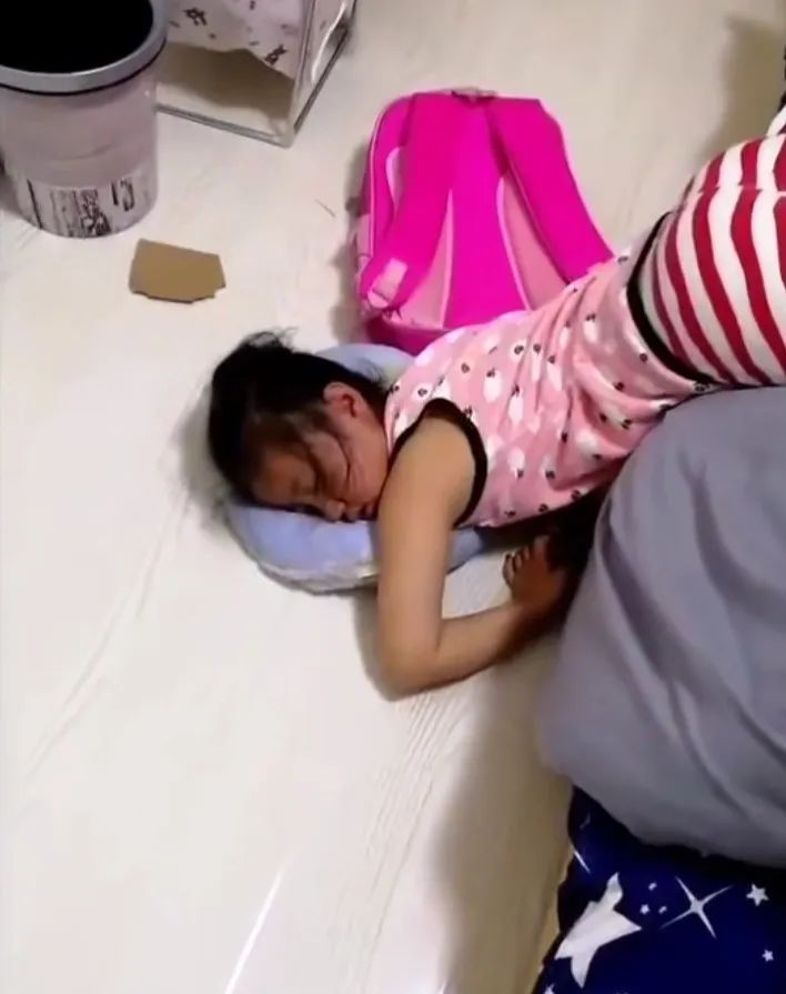 怎么趴着睡不打呼 9e21b199f05b4a0f90ca02d2cbd060fa.jpeg