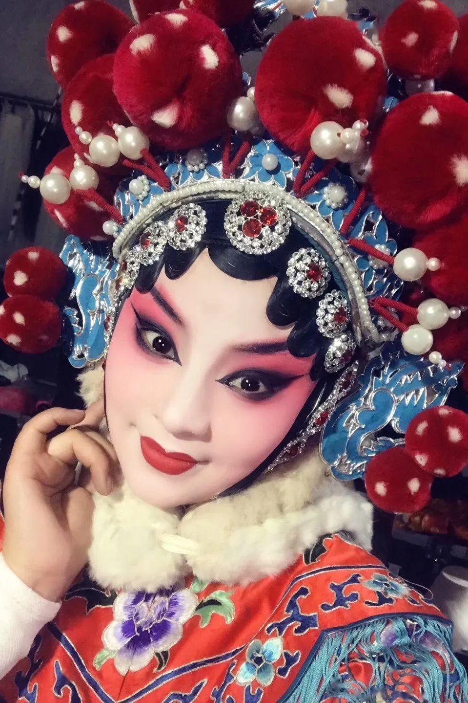 《哑女告状》《大刀王怀女》《三休樊梨花》《杨门女将》