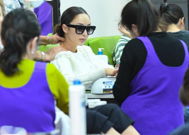 价值20万一平米的美甲,是精致女孩最后的倔强