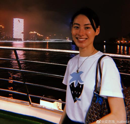 梁洛施为11岁大儿子庆生，她至今不后悔未婚生三