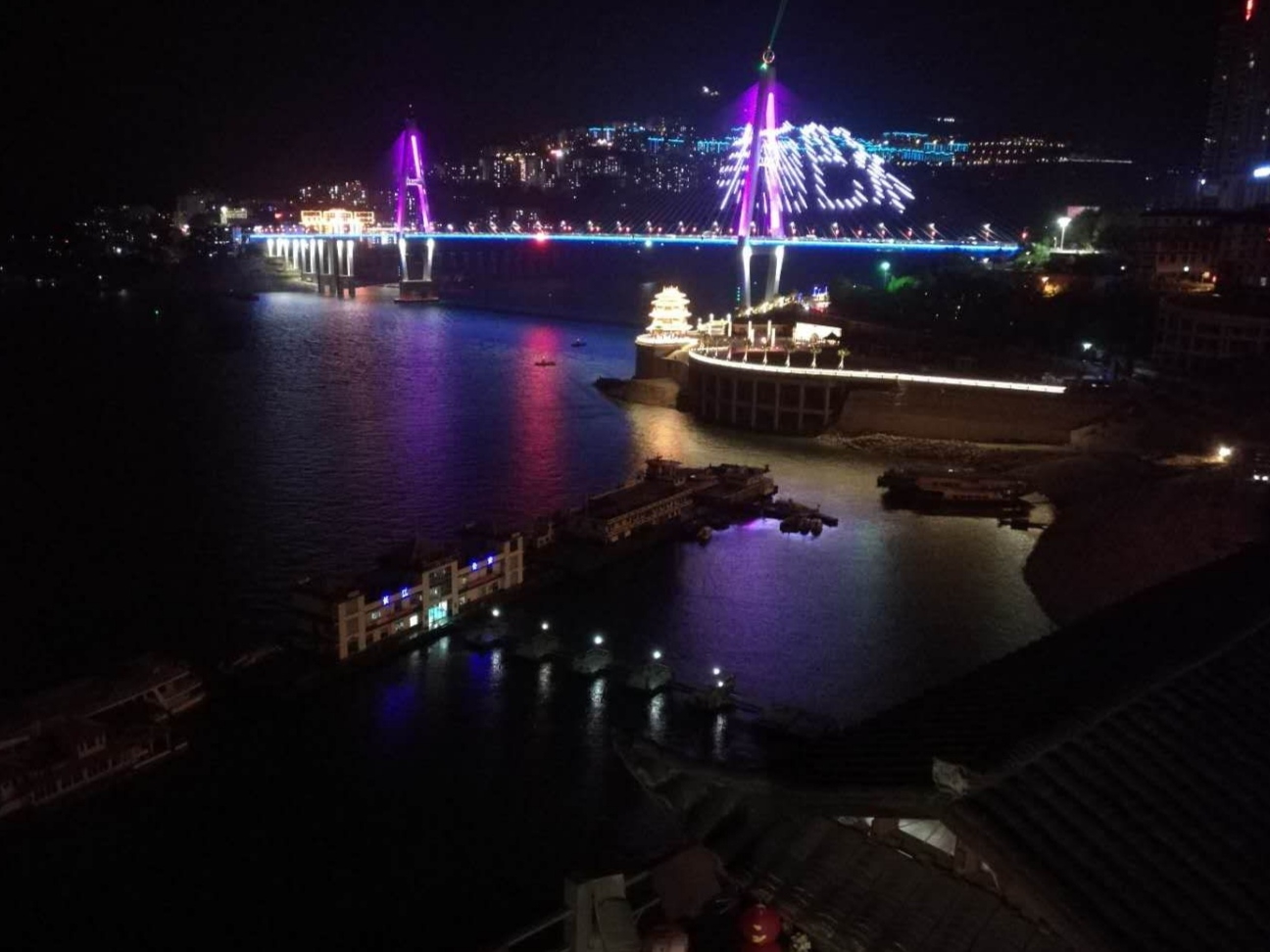 再次走进巴东拍下绝美的山城夜景