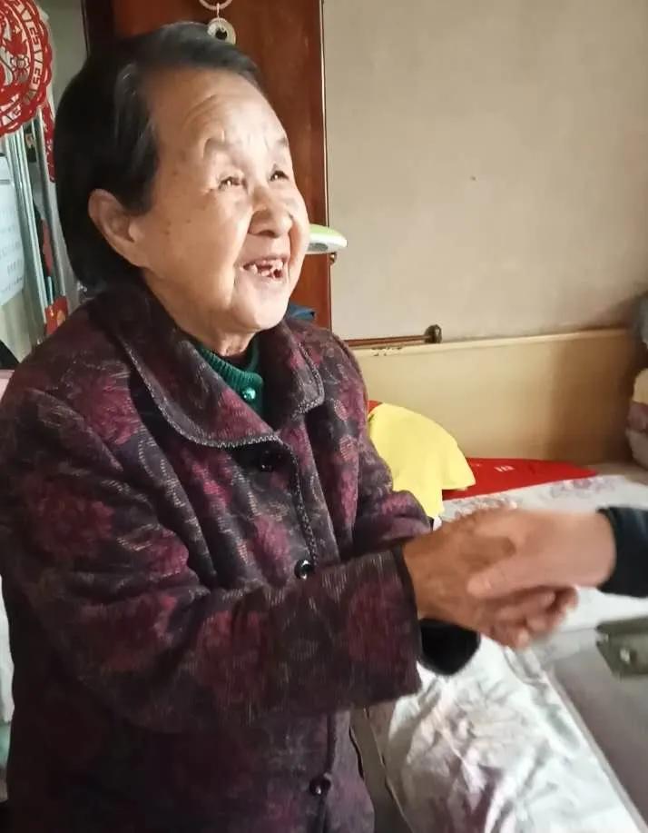 清水慈善兰州分会为兰州市贫困家庭送爱心物资