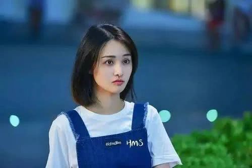当红小花三段恋情都失败，恋爱五年终分手，还