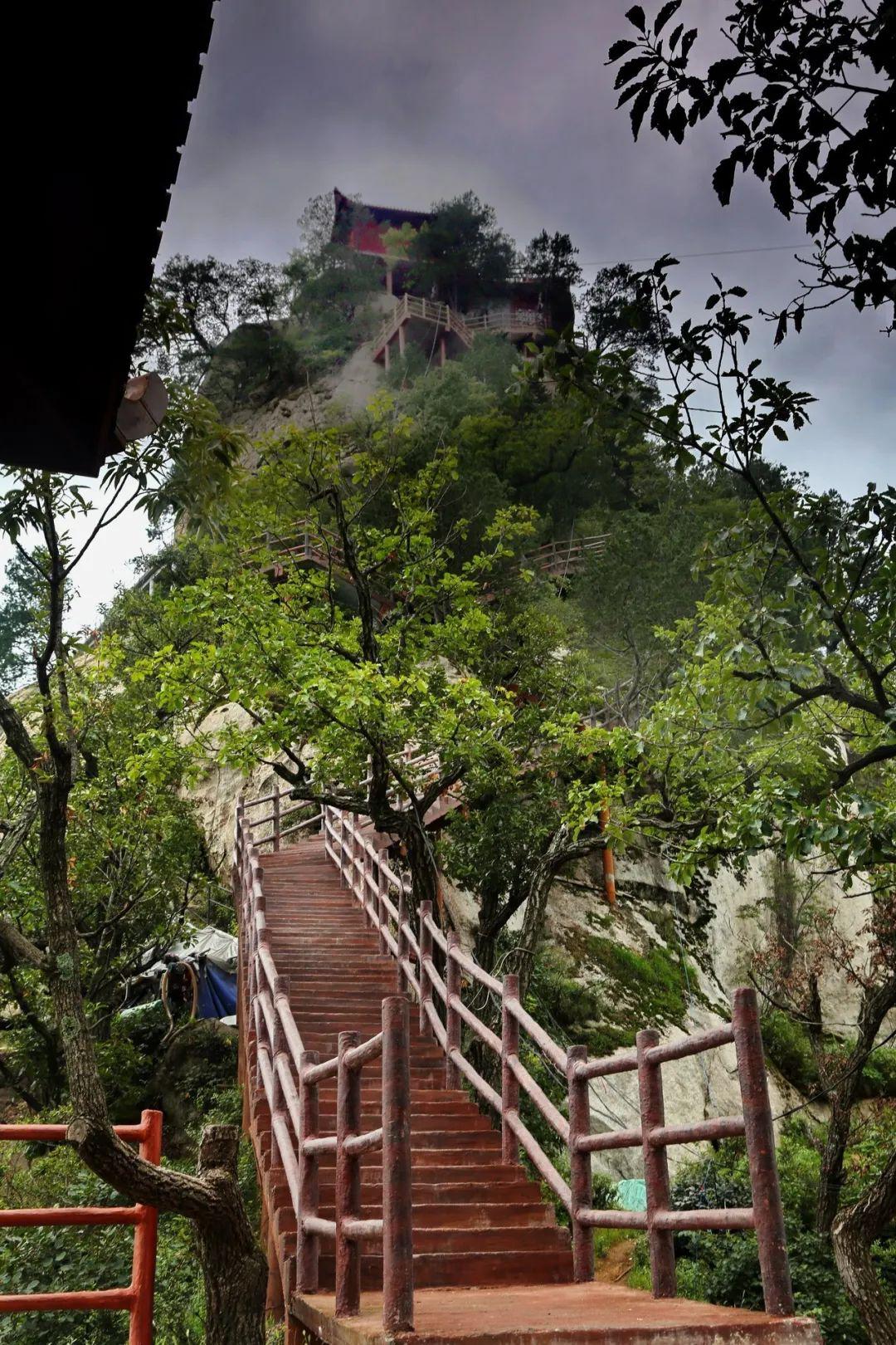 中原二龙山风景区青山如黛云蒸霞蔚,镇平人一起来寻找安宁静谧