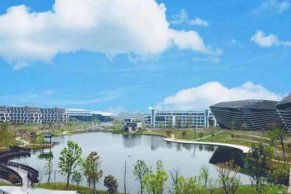 浙江的大学有哪些好看 daa55bb00e754719b64e6f58978153f8.jpeg