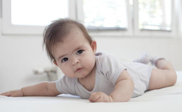 【宝宝】别大意新生婴儿怕冷还是怕热?很多新手父母都搞错了