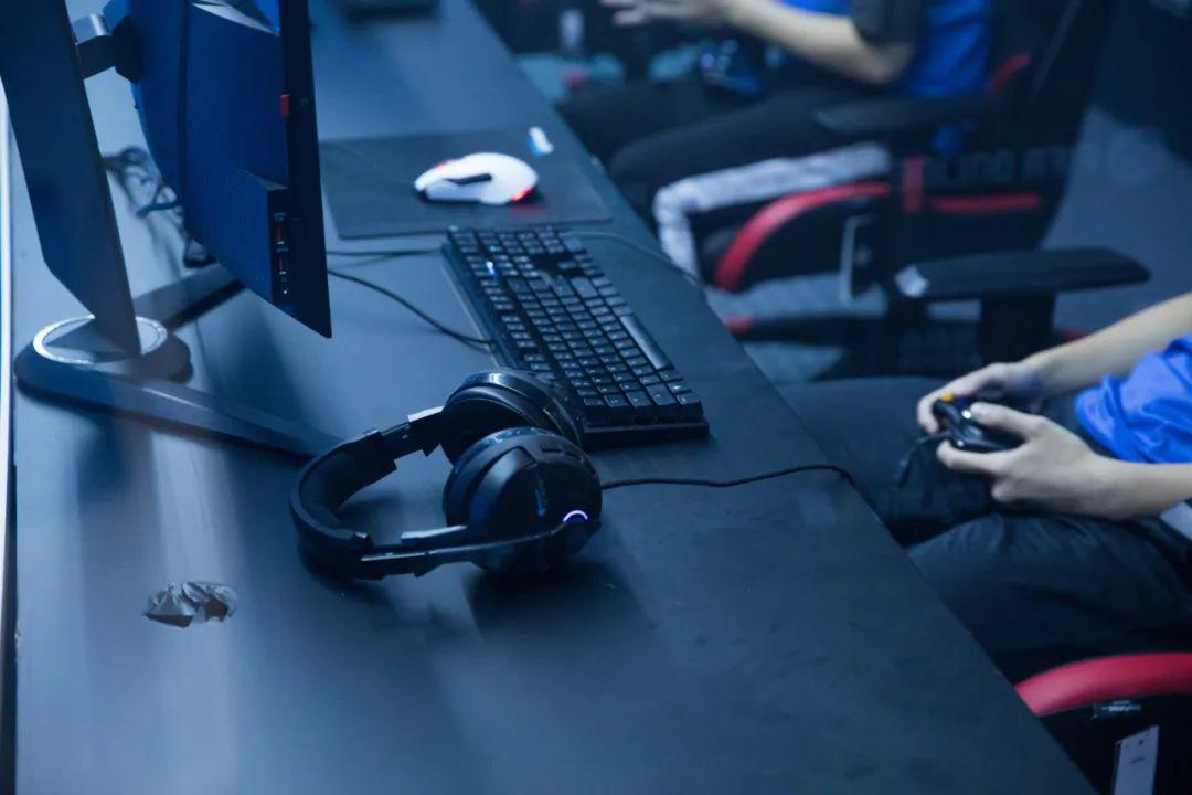 董明珠直播首秀“翻车”:以为钱好赚,很多人幻觉