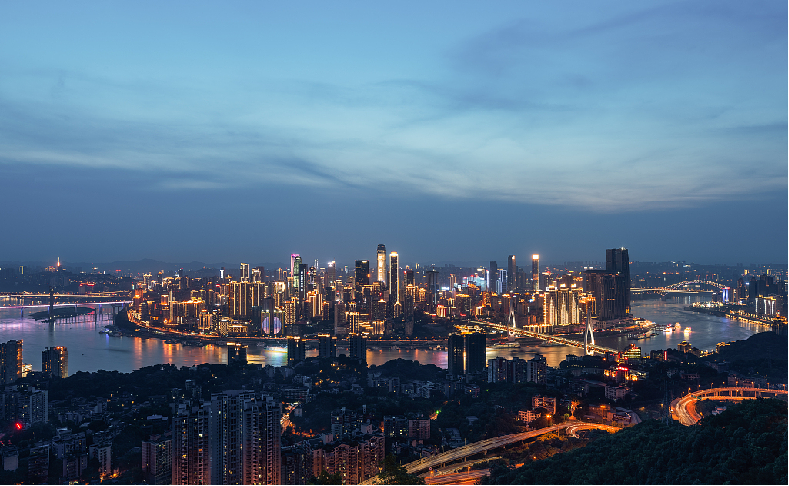 重庆南山俯瞰渝中区夜景