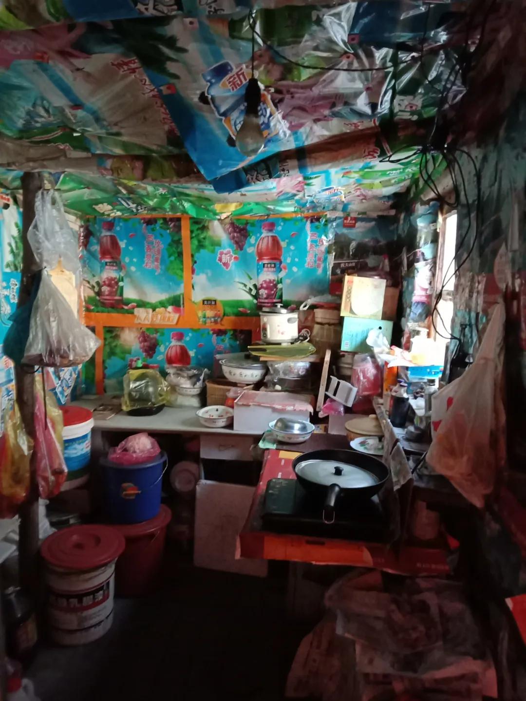 清水慈善兰州分会为兰州市贫困家庭送爱心物资