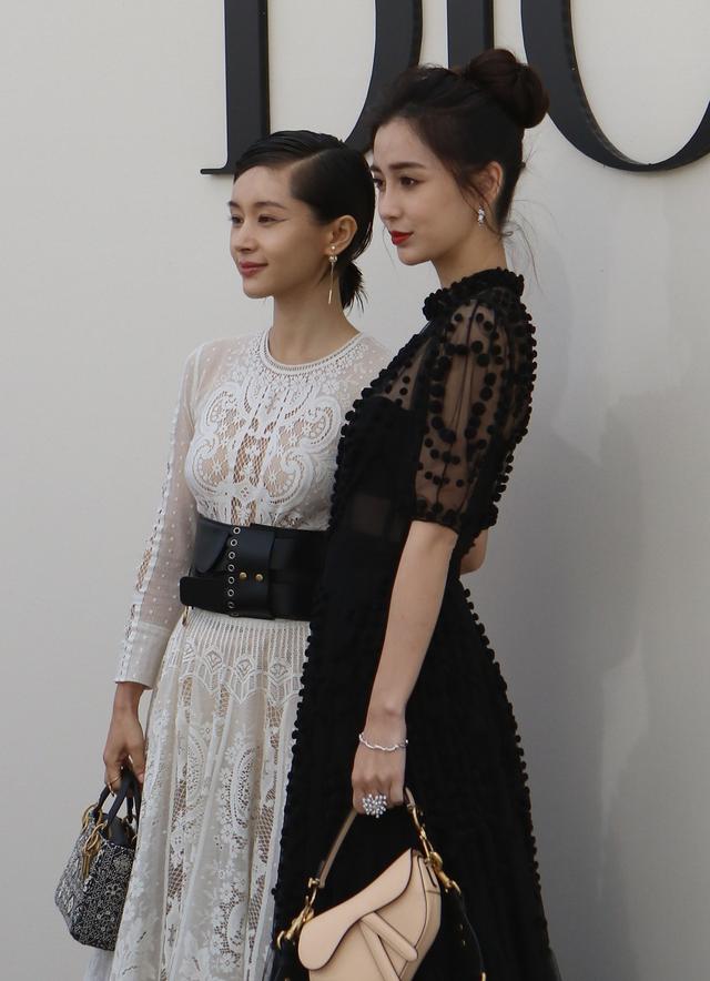 王子文和杨颖同框,身高不占优势但胜在天然美