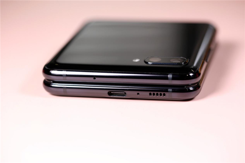 4.4英寸翻蓋輪回！三星Galaxy Z Flip評測：體驗三星的2次折疊 科技 第6張