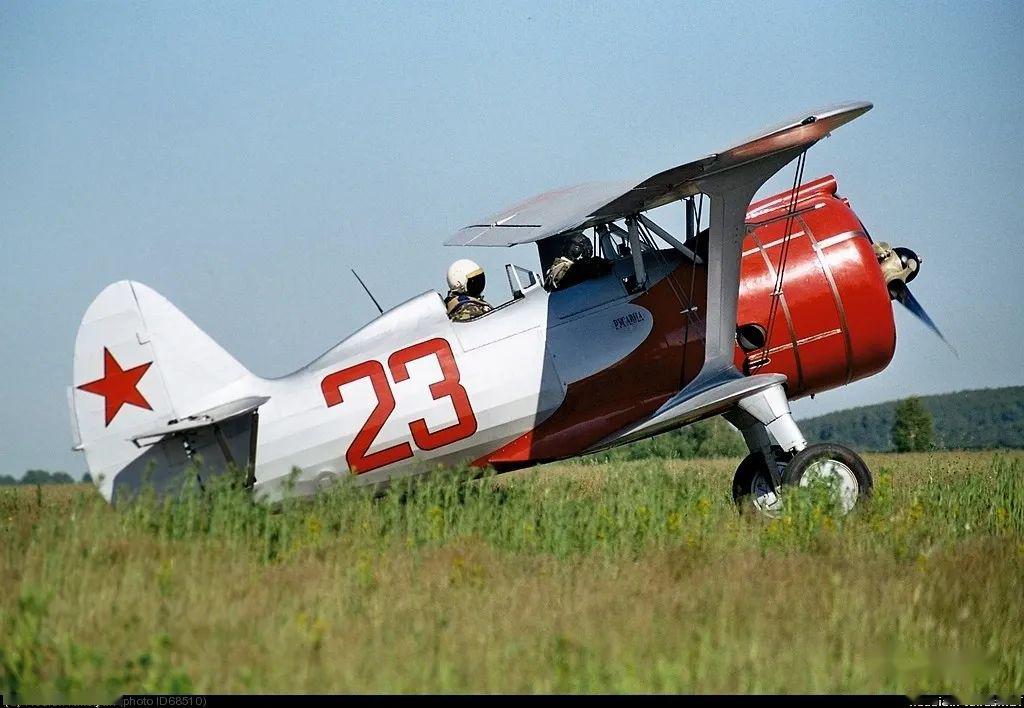 早期战斗机界的萌值担当:前苏联伊-15,伊-16战斗机