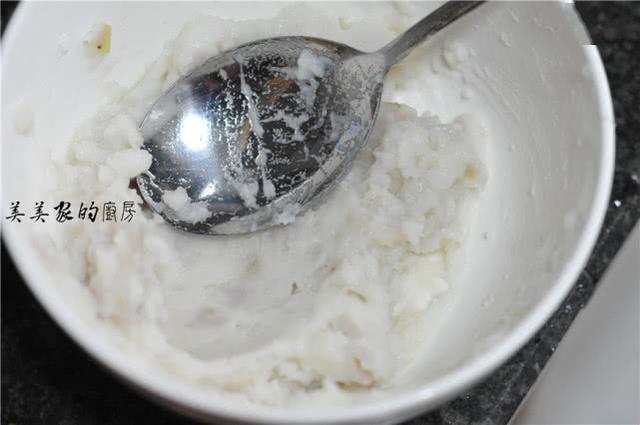 怎么做山药泥给宝宝吃 5f4400e4944f4ddda4d8e940e4f0aadc.jpeg