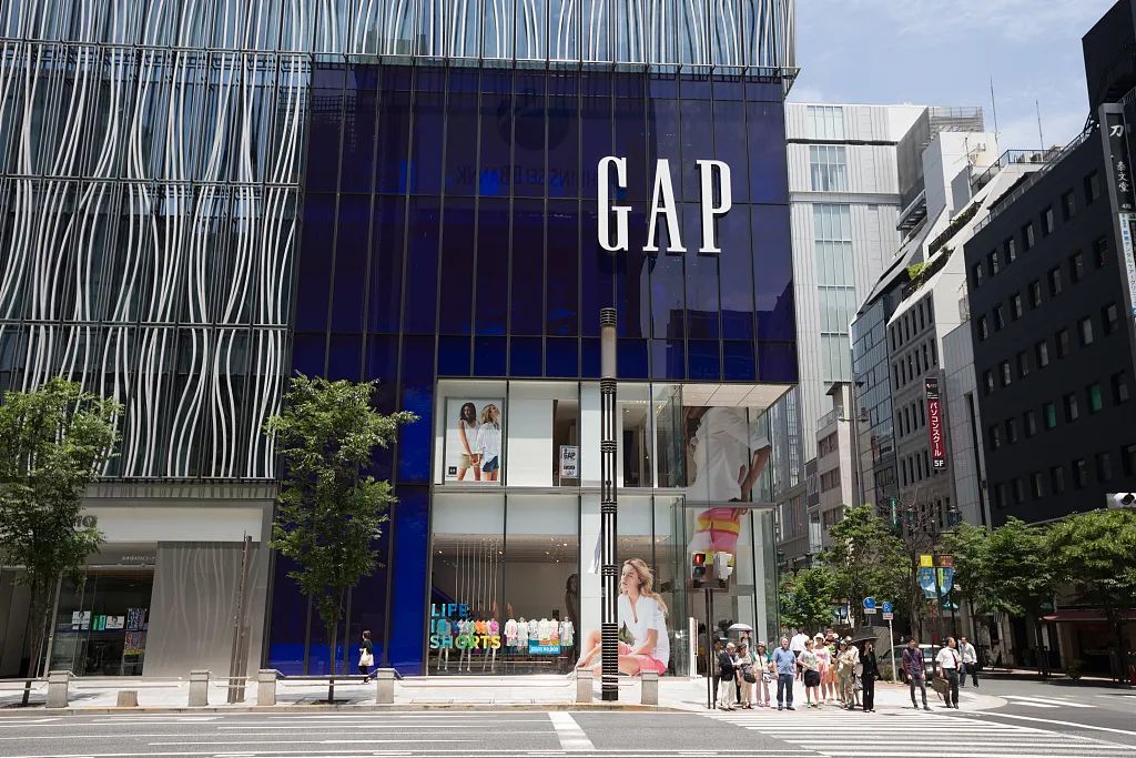 GAP 8万员工被“休假”停付工资！市值暴跌