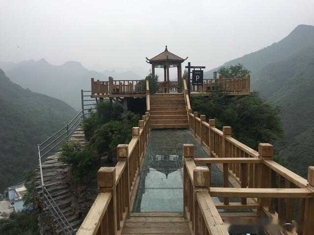 自驾房山,登山时发现处免费玻璃栈道