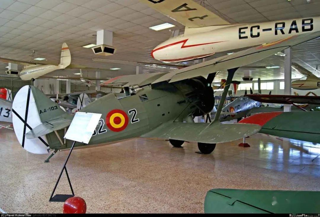 早期战斗机界的萌值担当:前苏联伊-15,伊-16战斗机
