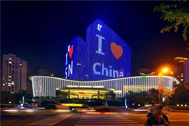 "一江两岸"夜景照明不仅再现遂宁夜间城市风貌,还给遂宁人民提供了一