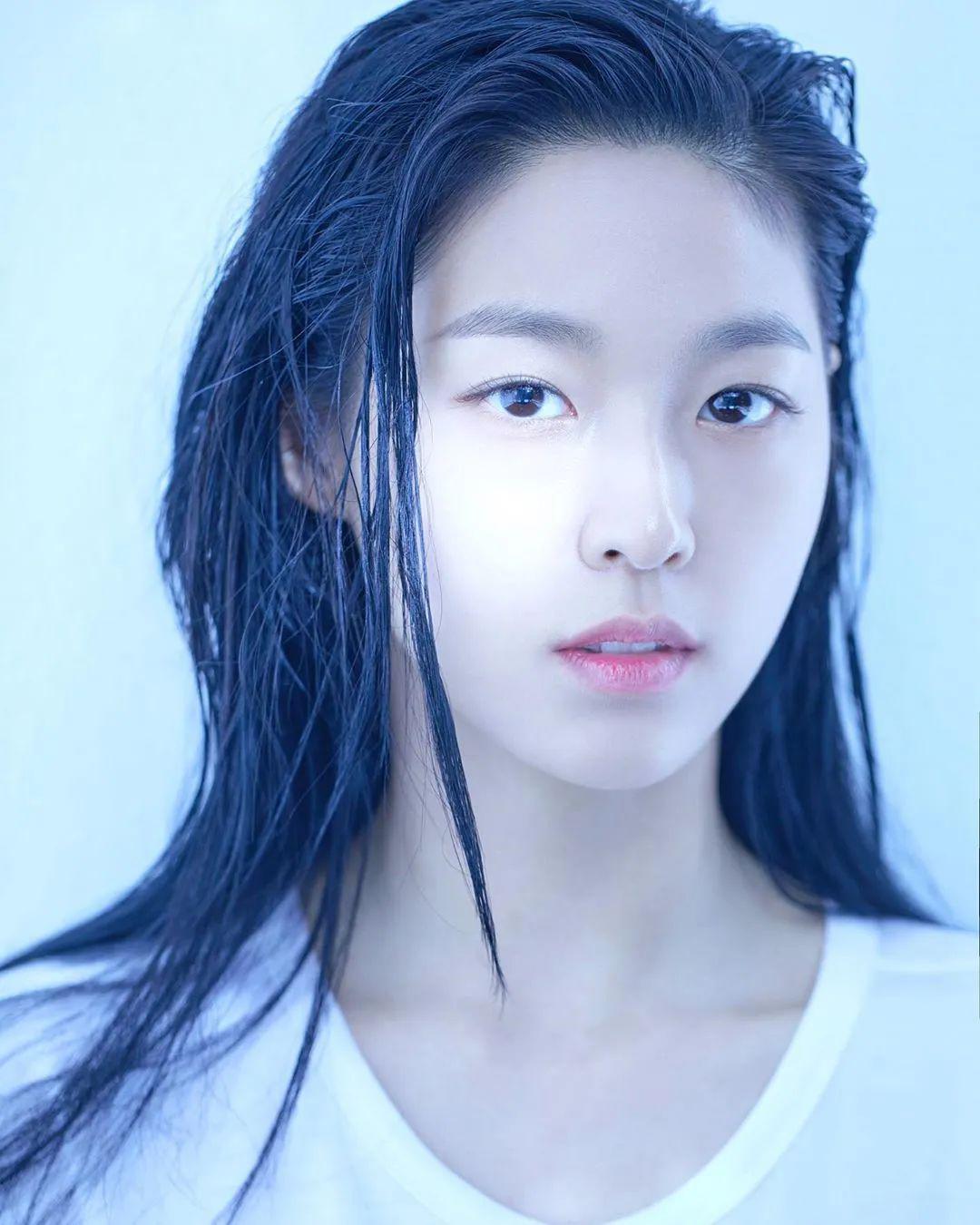 韩国摄影师镜头下的清冷美人