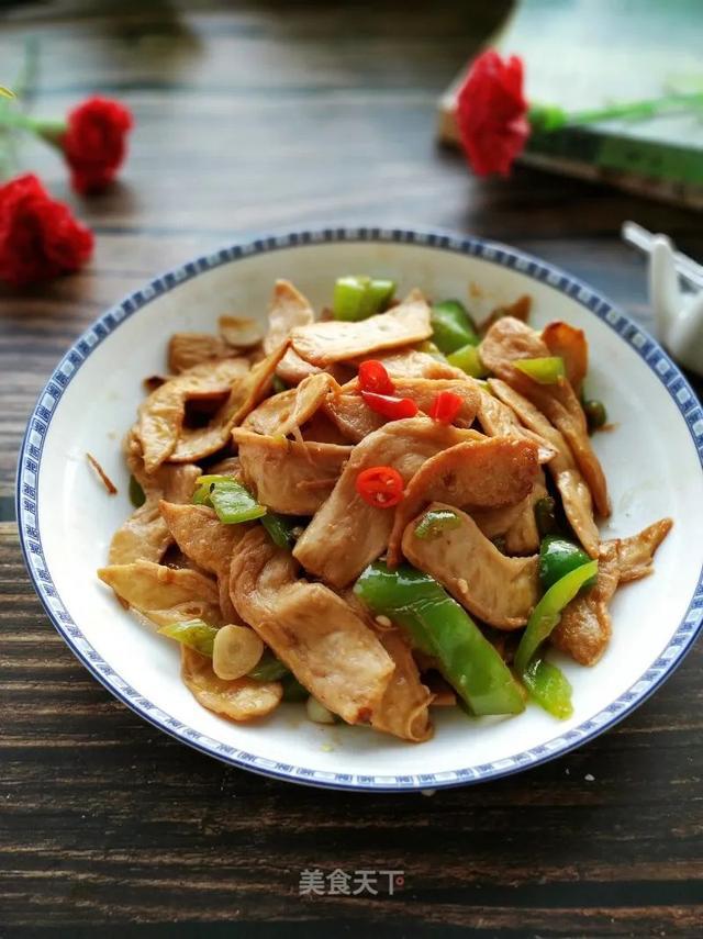 辣炒素鸡翅香辣入味越吃越香