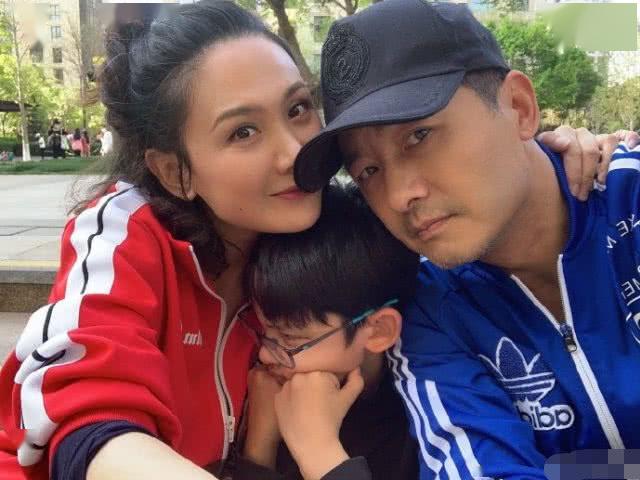 程莉莎在线吐槽老公郭晓东四年级数学题都不会,对儿子完全不负责