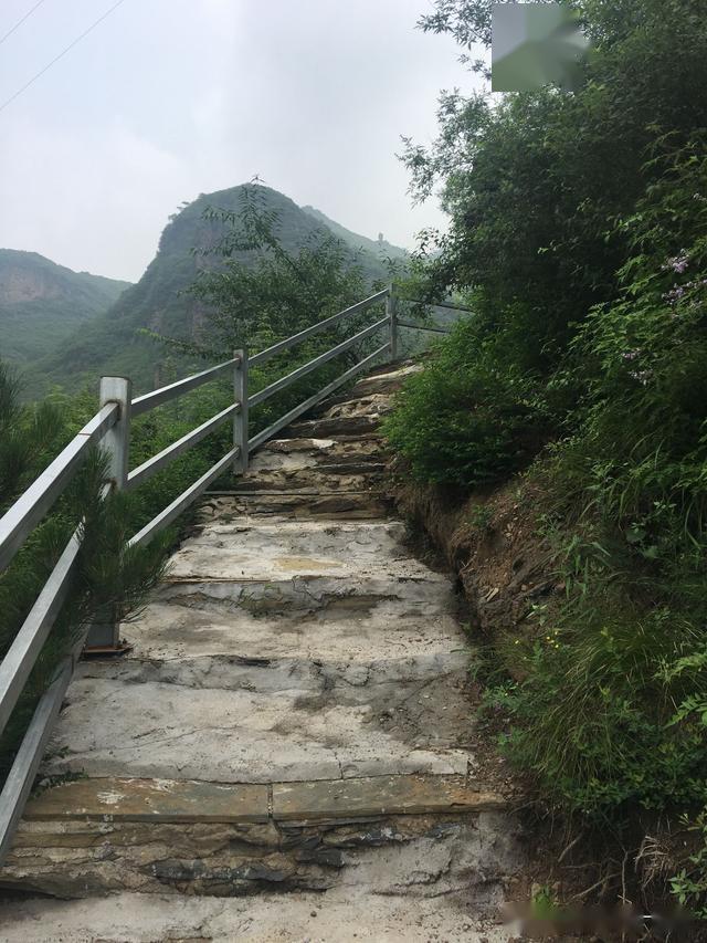 自驾房山,登山时发现处免费玻璃栈道