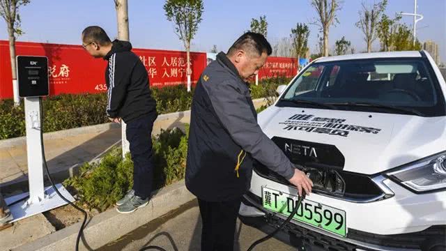 11部门印发通知：稳定和扩大汽车消费；蔚来中国