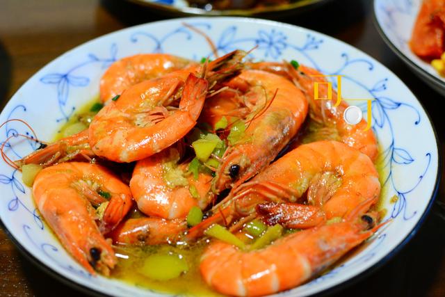 大虾怎么炒才好吃糖醋 15b187dfbdd54245ab7153d4024a507a.jpeg