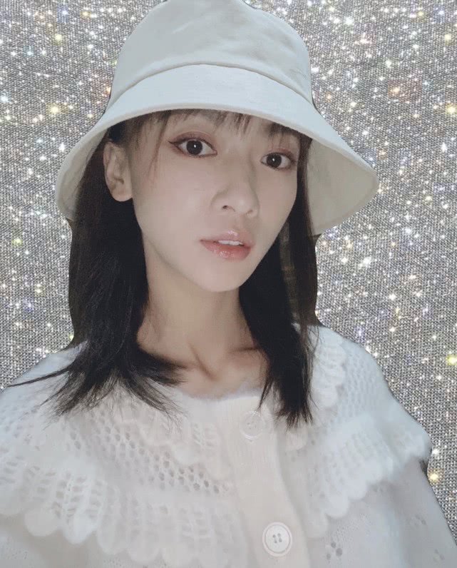 于正晒吴谨言新剧造型，撞脸“红皇后”，网友