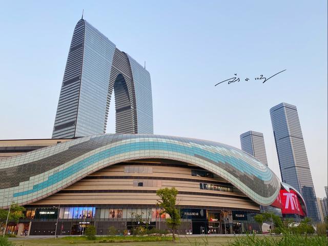 南宁什么时候gdp破万亿_南宁捡尸(3)
