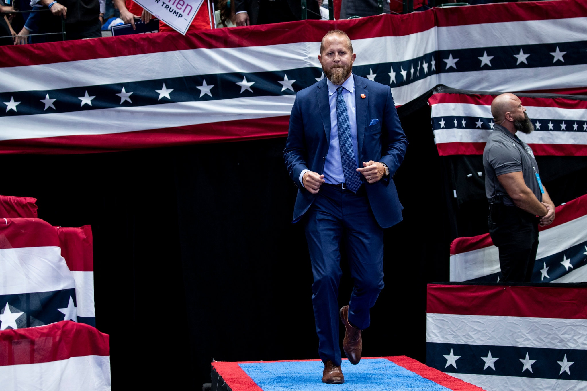 民调落后,他被曝拿竞选经理撒气:告你!