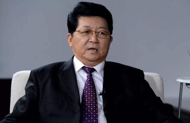 北大教授：还得靠房地产