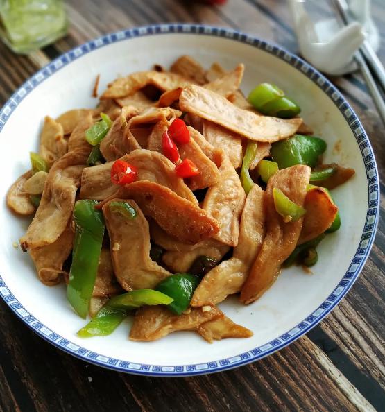 食尚辣炒素鸡翅香辣入味越吃越香