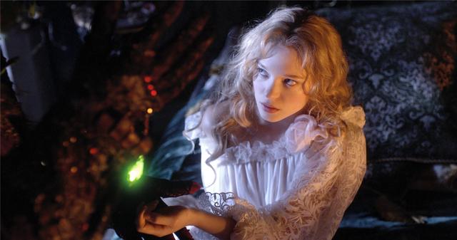 大片美女与野兽片段真人版主角 6ebfdd8acdf6442f93571b4e8f150090.jpeg