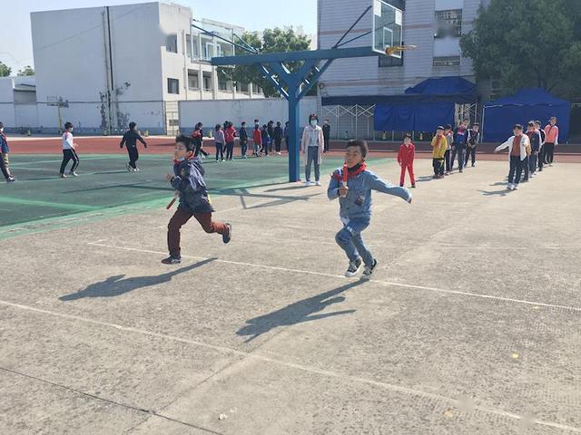 越城区东浦街道中心小学防控期间不一样的大课间