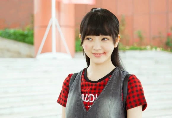 还记得《旋风少女》的曲光雅吗？如今掀起刘海