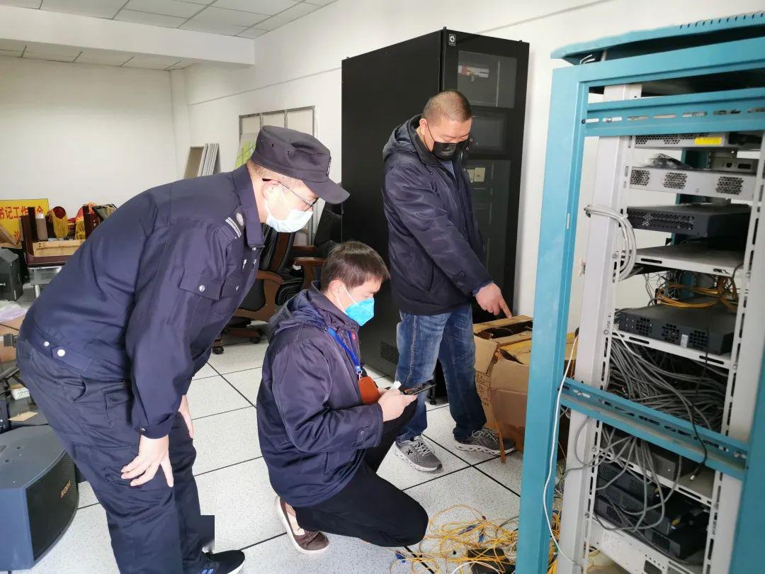 安装门的全过程视频 8f98f08b4f2d4c49b9ab12a25e9e7a0d.jpeg