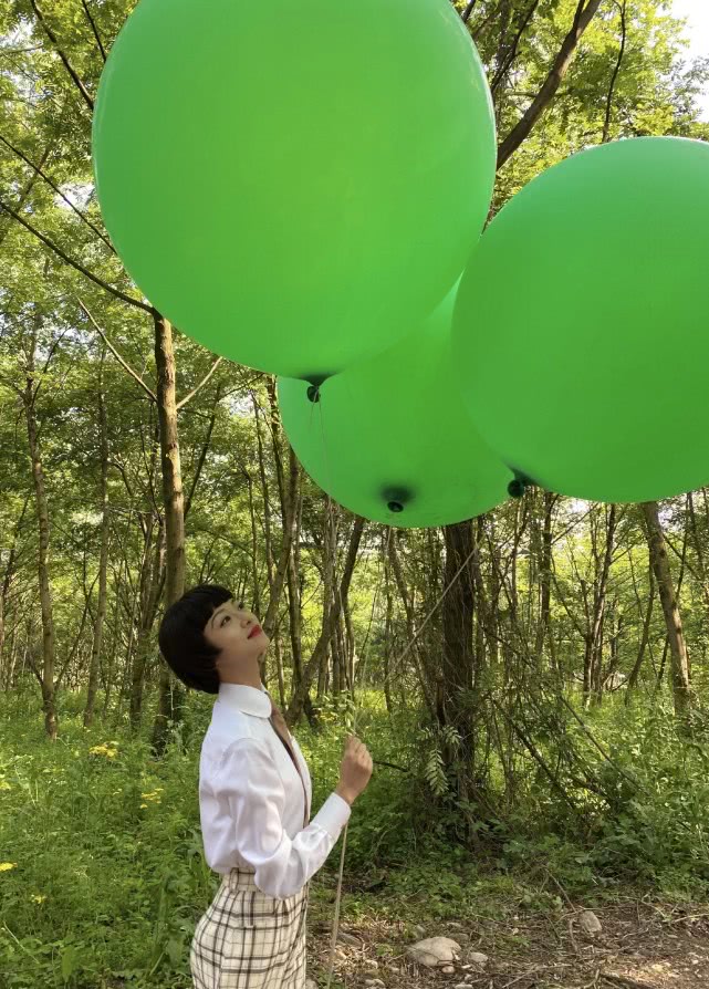 于正晒吴谨言新剧造型，撞脸“红皇后”，网友
