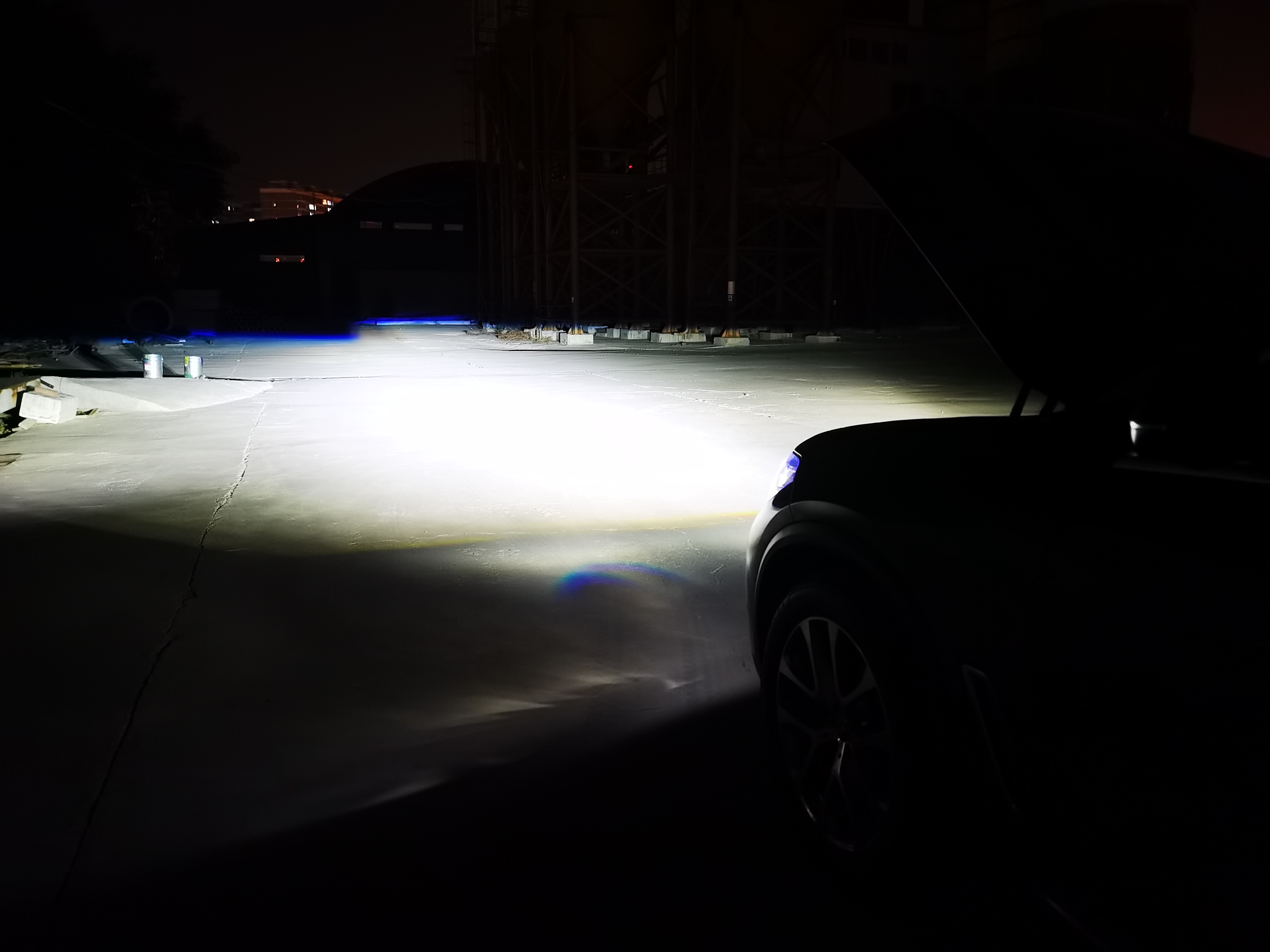 山西首例 2020款宝马x5原车led大灯升级天幕激光四透镜