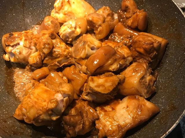 猪脚怎么卤着吃的 9bf5f6e754fe4350a95de4d2bd6819f6.jpeg