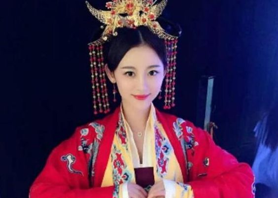 险被父母毁掉前途的明星，张柏芝上榜，而她替