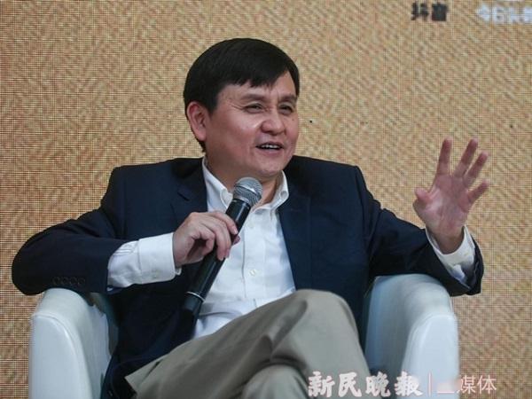 张文宏疾病面前不分餐就是裸奔