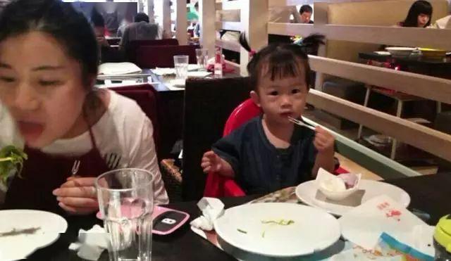 『智力』娃吃了智力差不长个,你家孩子吃吗?这3种食物是“软石头”