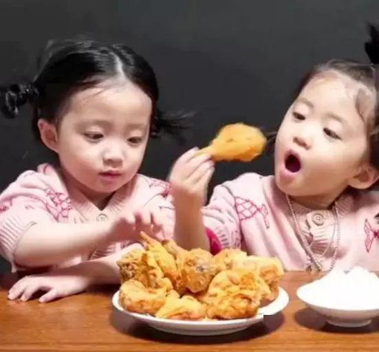 『智力』娃吃了智力差不长个,你家孩子吃吗?这3种食物是“软石头”